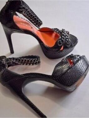 Via Spiga Black Snake-Texture Chain-Accent Platform Heels with Orange Insole
